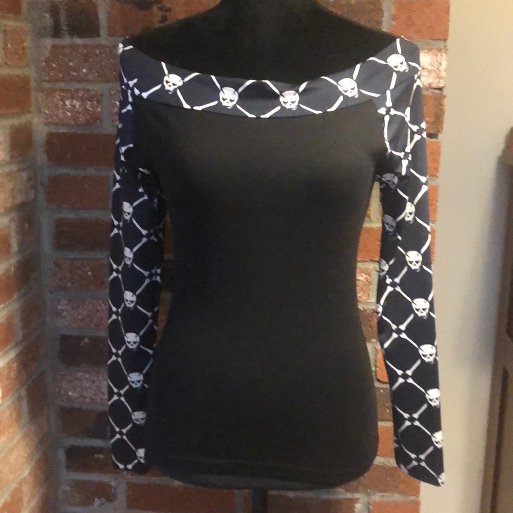 NEVER WORN Skull Black Long-Sleeve Shirt!